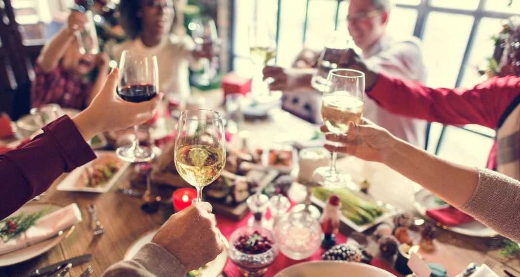 20 απίστευτα απλοί τρόποι για να μην πάρεις κιλά τις γιορτές -Τι προτείνουν οι διατροφολόγοι